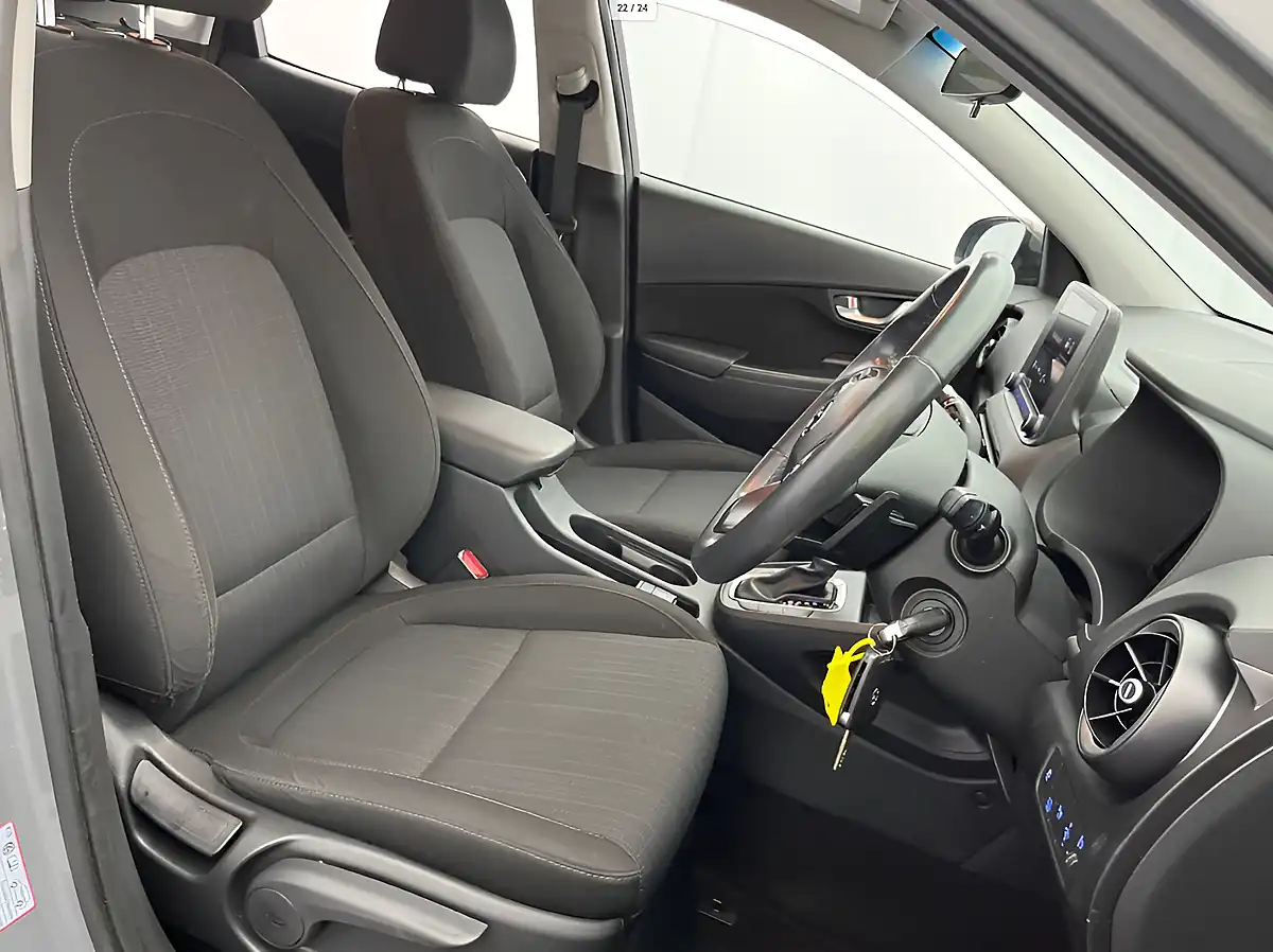 Used 2021 Hyundai Kona Se Connect Galactic Grey - Interior and Exterior details 6
