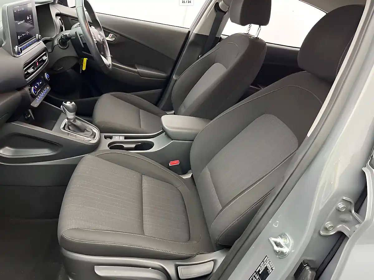 Used 2021 Hyundai Kona Se Connect Galactic Grey - Interior and Exterior details 7