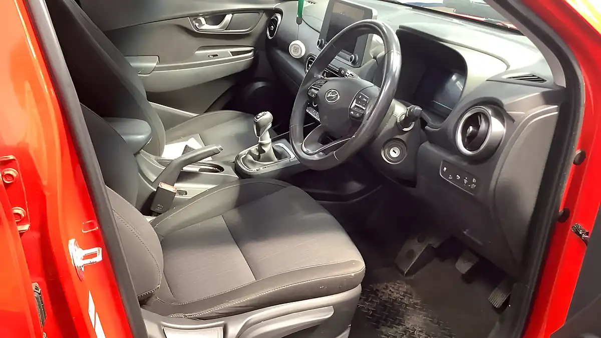 Used 2021 Hyundai Kona Se Connect Red - Interior and Exterior details 15