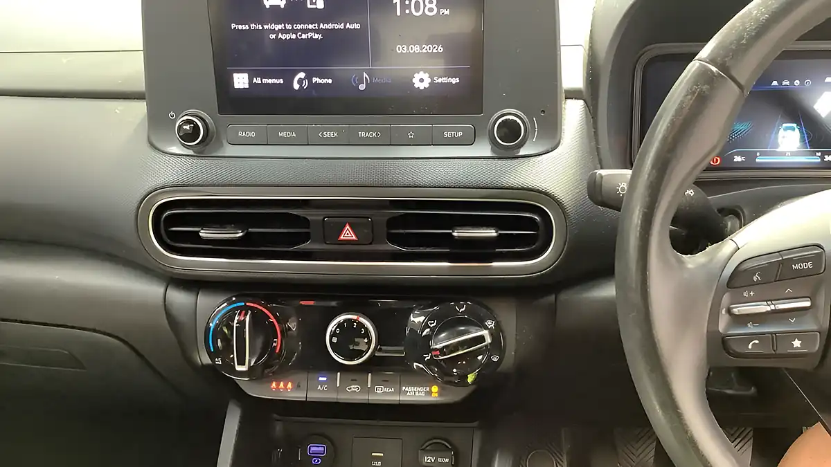 Used 2021 Hyundai Kona Se Connect Red - Interior and Exterior details 16