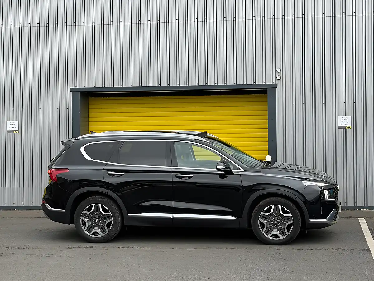 Used 2021 Hyundai Santa Fe Ultimate Black - Interior and Exterior details 6