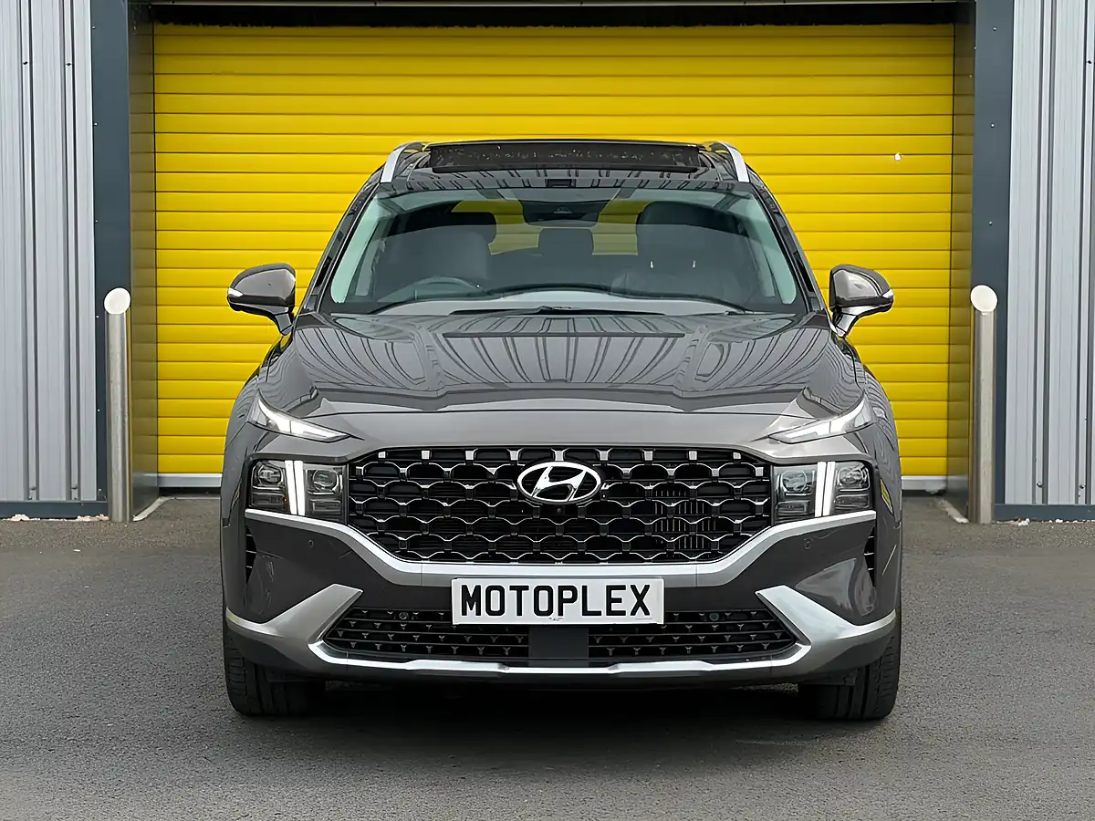 Used 2021 Hyundai Santa Fe Ultimate Brown - Interior and Exterior details 4