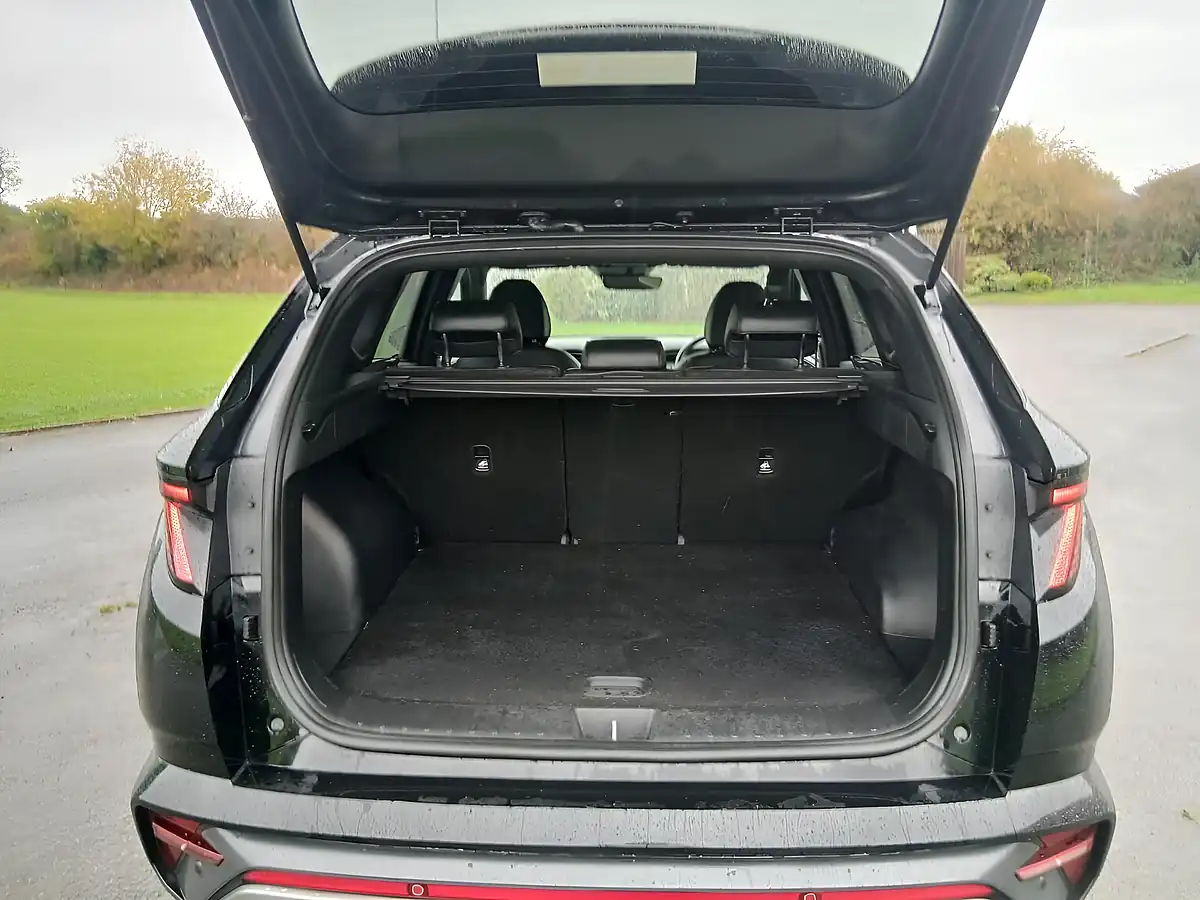 Used 2021 Hyundai Tucson N Line Black - Interior and Exterior details 7