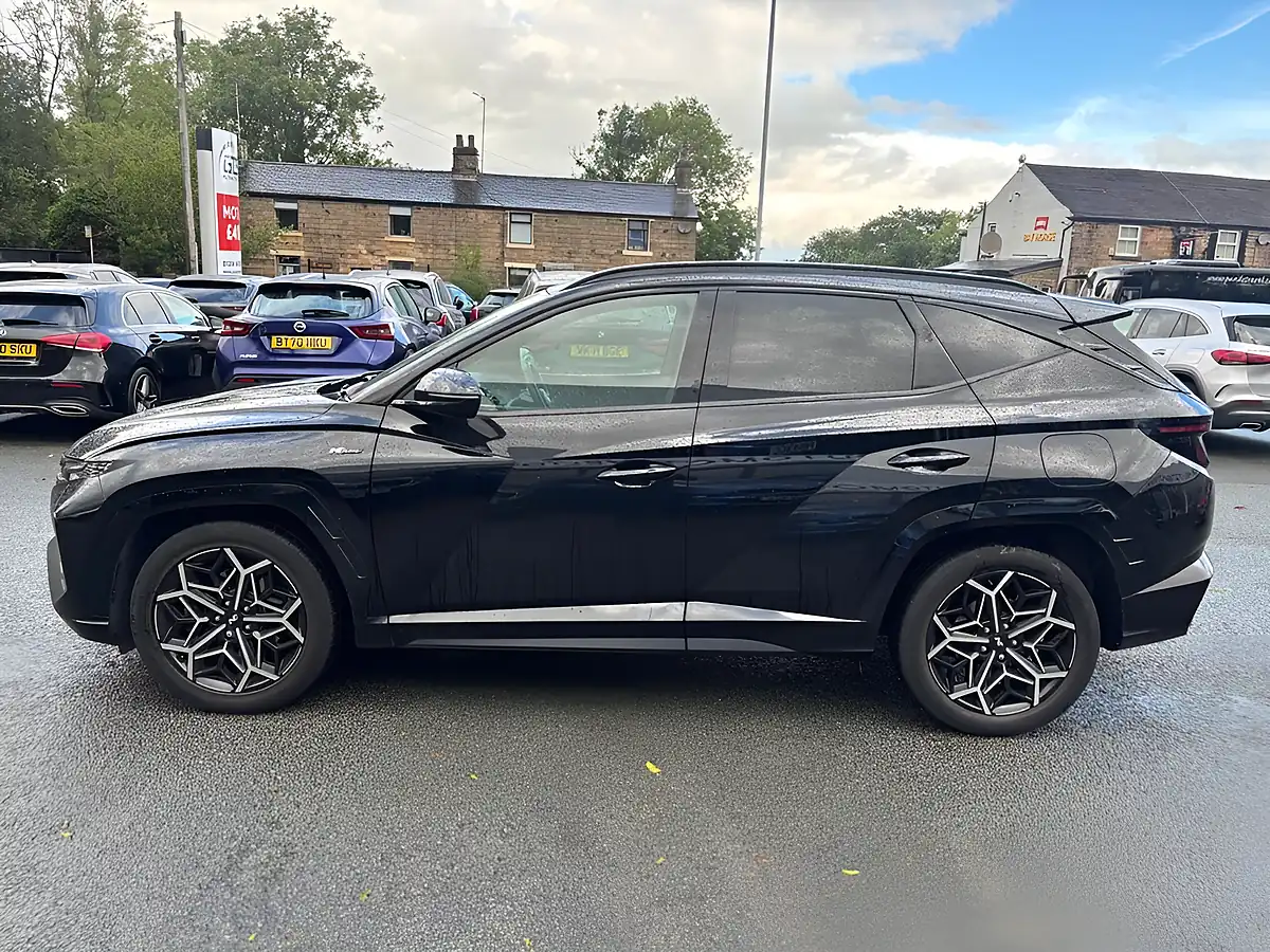Used 2021 Hyundai Tucson N-Line S Phantom Black - Interior and Exterior details 7