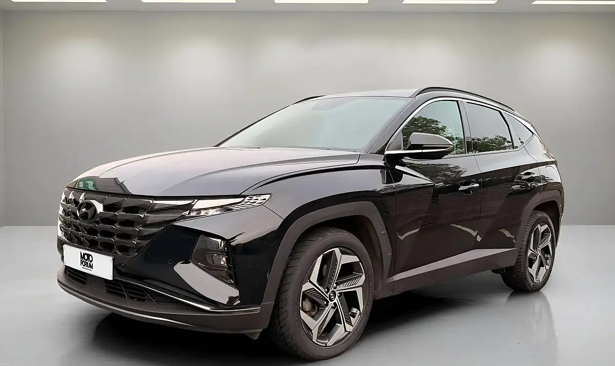 Used 2021 Hyundai Tucson Premium Black - Front View