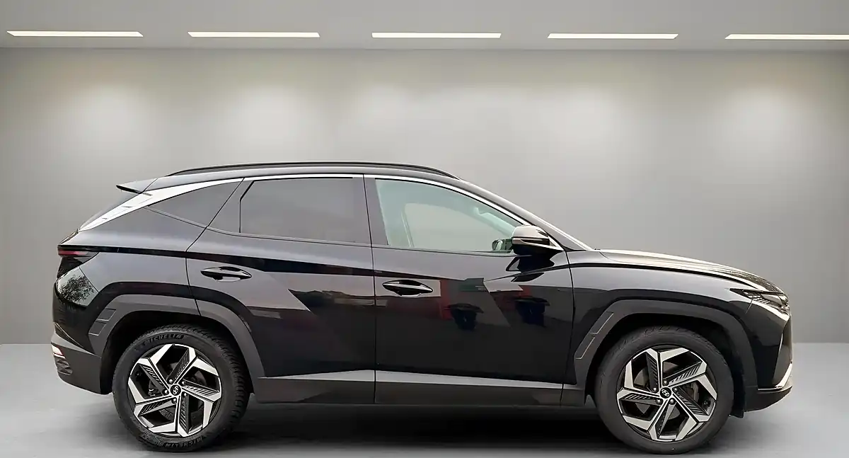 Used 2021 Hyundai Tucson Premium Black - Interior and Exterior details 4