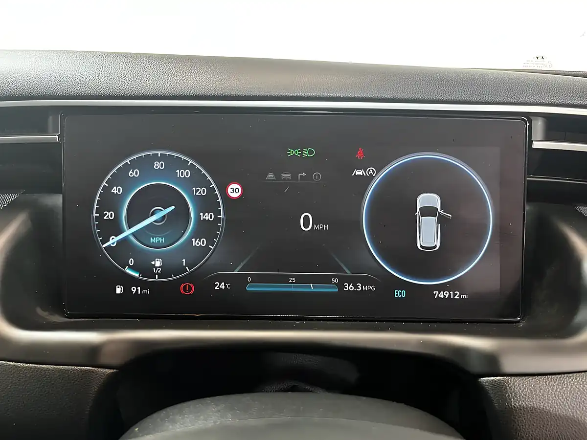 Used 2021 Hyundai Tucson Premium Grey - Interior and Exterior details 12