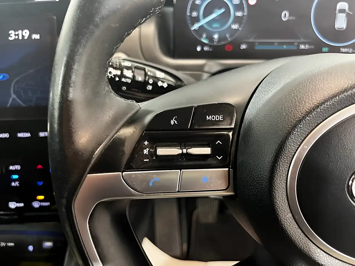 Used 2021 Hyundai Tucson Premium Grey - Interior and Exterior details 13