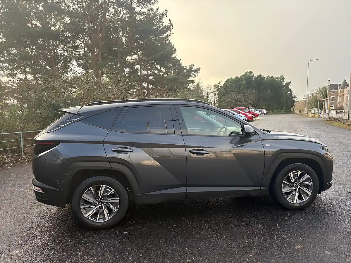Used 2021 Hyundai Tucson Se Connect Grey - Interior and Exterior details 12