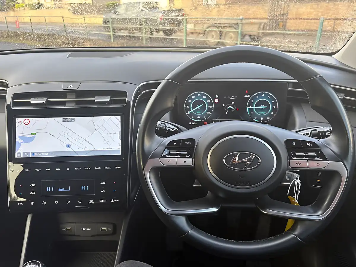 Used 2021 Hyundai Tucson Se Connect Grey - Interior and Exterior details 9