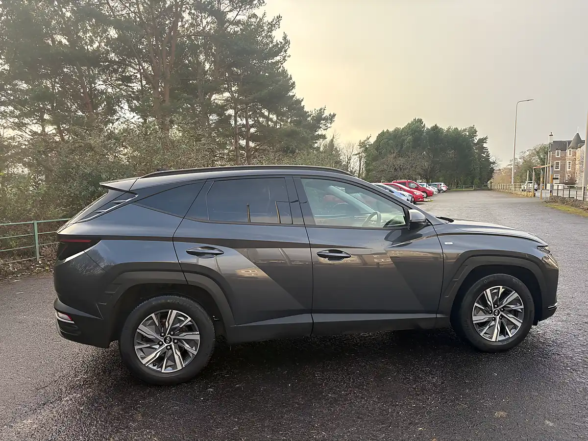 Used 2021 Hyundai Tucson Se Connect Grey - Interior and Exterior details 13