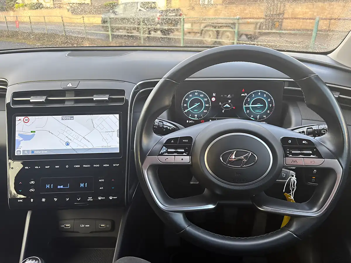 Used 2021 Hyundai Tucson Se Connect Grey - Interior and Exterior details 4