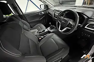 Used 2021 Isuzu D-Max DL20 Silver - Interior and Exterior details 10