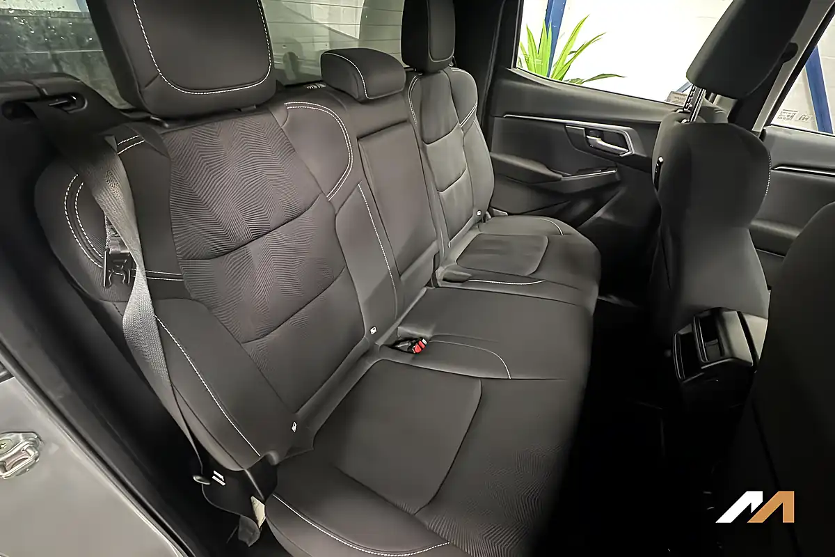 Used 2021 Isuzu D-Max DL20 Silver - Interior and Exterior details 18