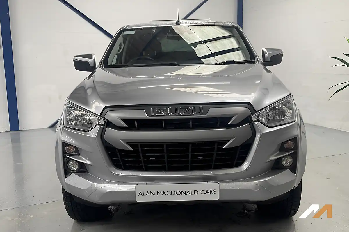 Used 2021 Isuzu D-Max DL20 Silver - Interior and Exterior details 3