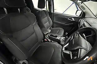 Used 2021 Isuzu D-Max DL20 Silver - Interior and Exterior details 9