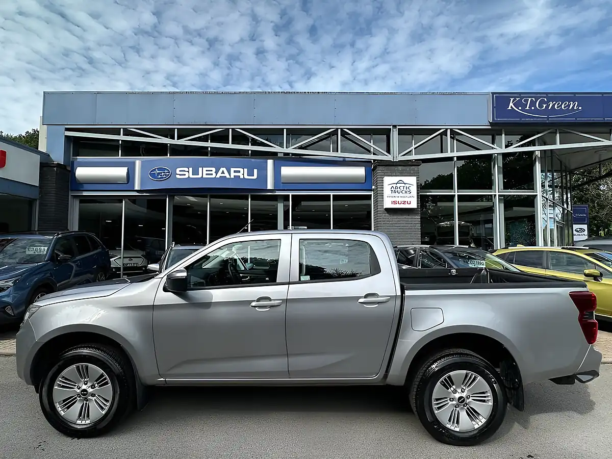Used 2021 Isuzu D-Max DL20 Silver - Interior and Exterior details 2