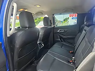 Used 2021 Isuzu D-Max DL40 Blue - Interior and Exterior details 10