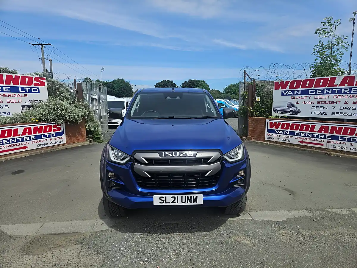 Used 2021 Isuzu D-Max DL40 Blue - Interior and Exterior details 3