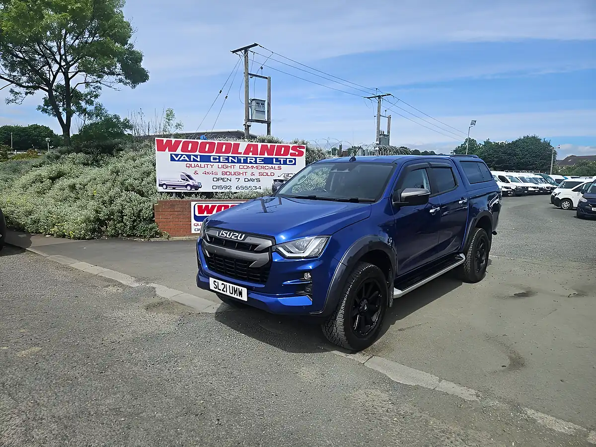 Used 2021 Isuzu D-Max DL40 Blue - Interior and Exterior details 4