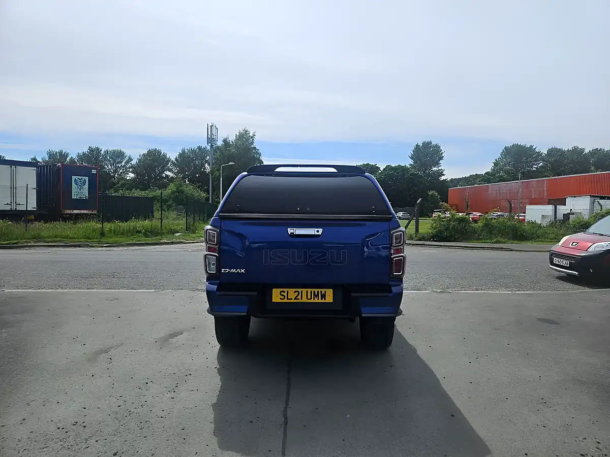 Used 2021 Isuzu D-Max DL40 Blue - Interior and Exterior details 7