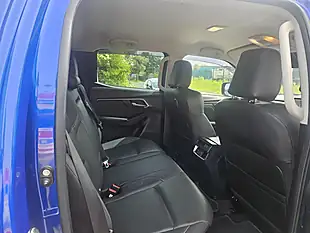 Used 2021 Isuzu D-Max DL40 Blue - Interior and Exterior details 9