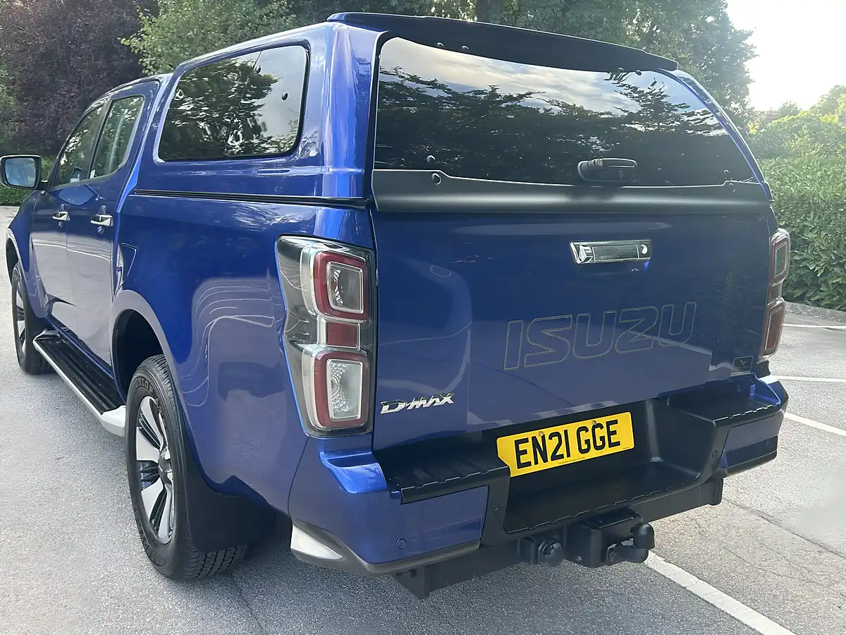 Used 2021 Isuzu D-Max DL40 Metallic Sapphire Blue - Interior and Exterior details 14