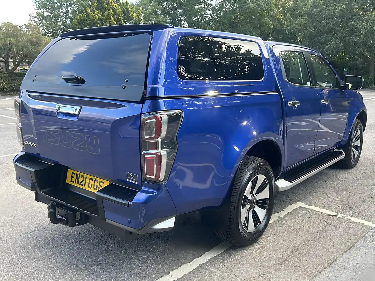 Used 2021 Isuzu D-Max DL40 Metallic Sapphire Blue - Interior and Exterior details 15
