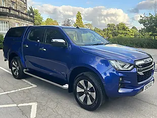 Used 2021 Isuzu D-Max DL40 Metallic Sapphire Blue - Interior and Exterior details 16