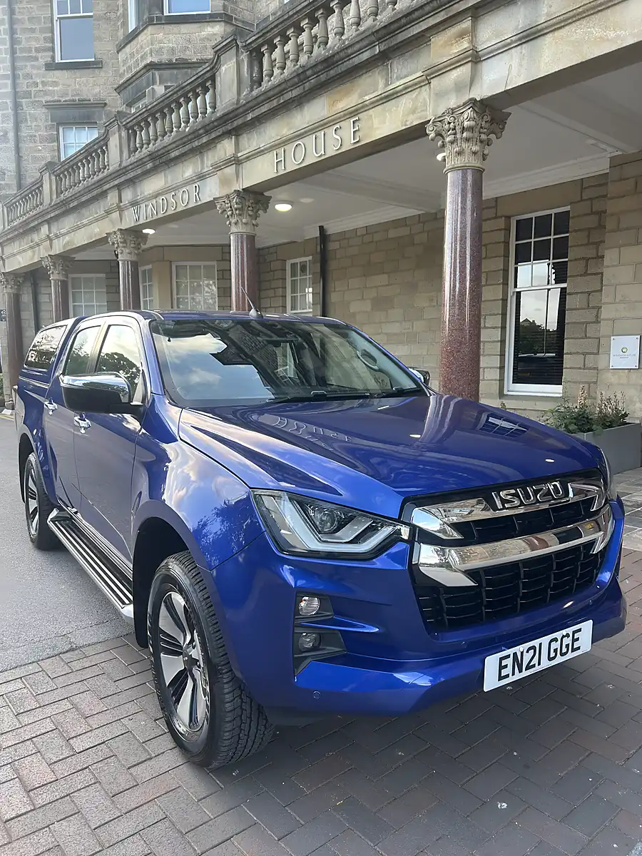 Used 2021 Isuzu D-Max DL40 Metallic Sapphire Blue - Interior and Exterior details 2