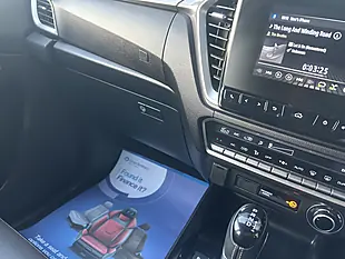Used 2021 Isuzu D-Max DL40 Metallic Sapphire Blue - Interior and Exterior details 6
