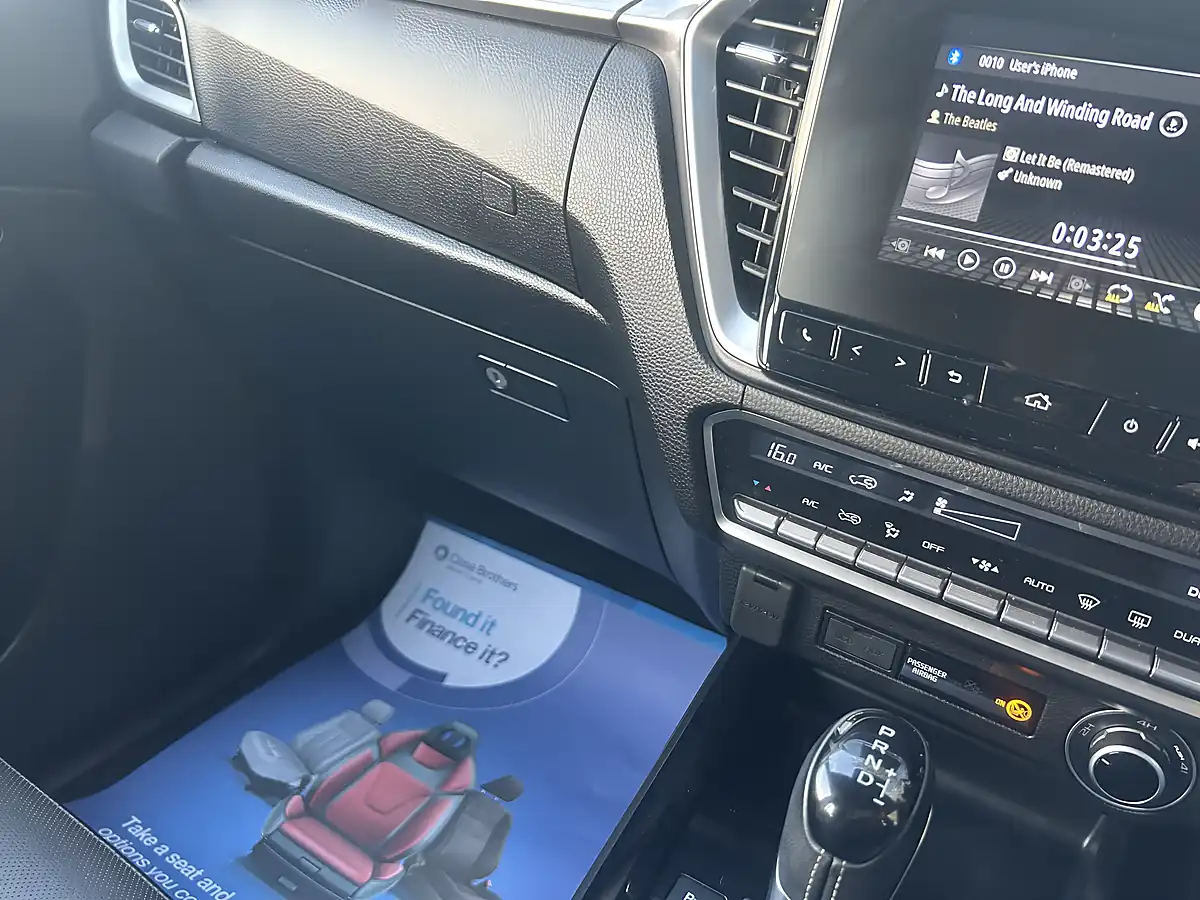 Used 2021 Isuzu D-Max DL40 Metallic Sapphire Blue - Interior and Exterior details 6