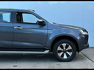 Used 2021 Isuzu D-Max DL40 Obsidian Grey - Interior and Exterior details 15