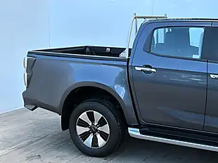 Used 2021 Isuzu D-Max DL40 Obsidian Grey - Interior and Exterior details 16