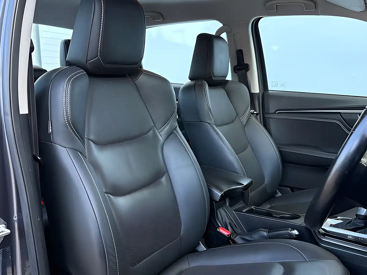 Used 2021 Isuzu D-Max DL40 Obsidian Grey - Interior and Exterior details 19