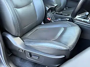 Used 2021 Isuzu D-Max DL40 Obsidian Grey - Interior and Exterior details 20