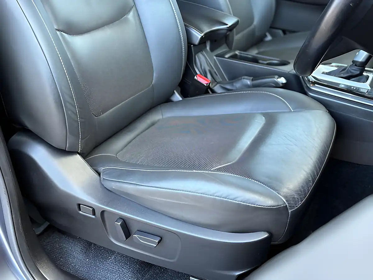 Used 2021 Isuzu D-Max DL40 Obsidian Grey - Interior and Exterior details 20