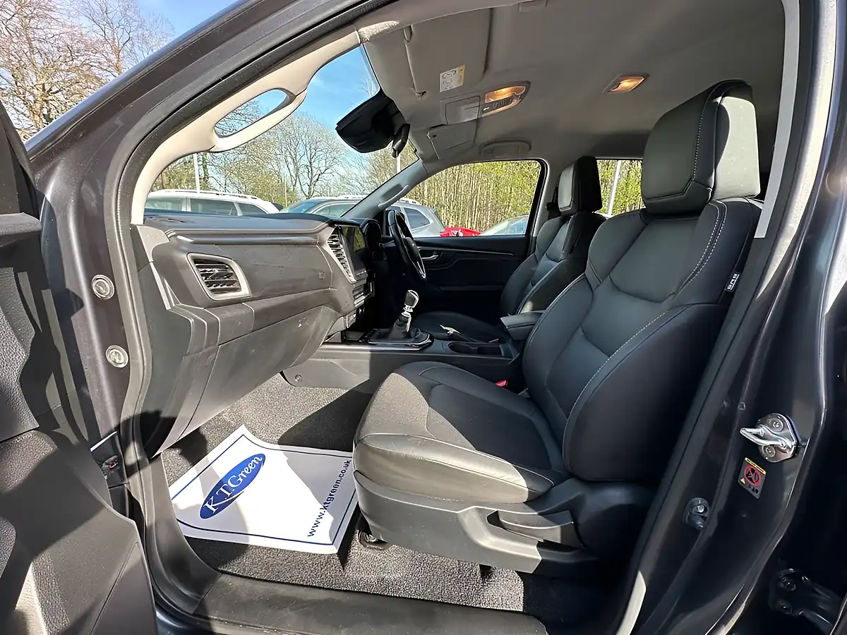 Used 2021 Isuzu D-Max DL40 Pickup Double Cab Obsidian Grey - Interior and Exterior details 11