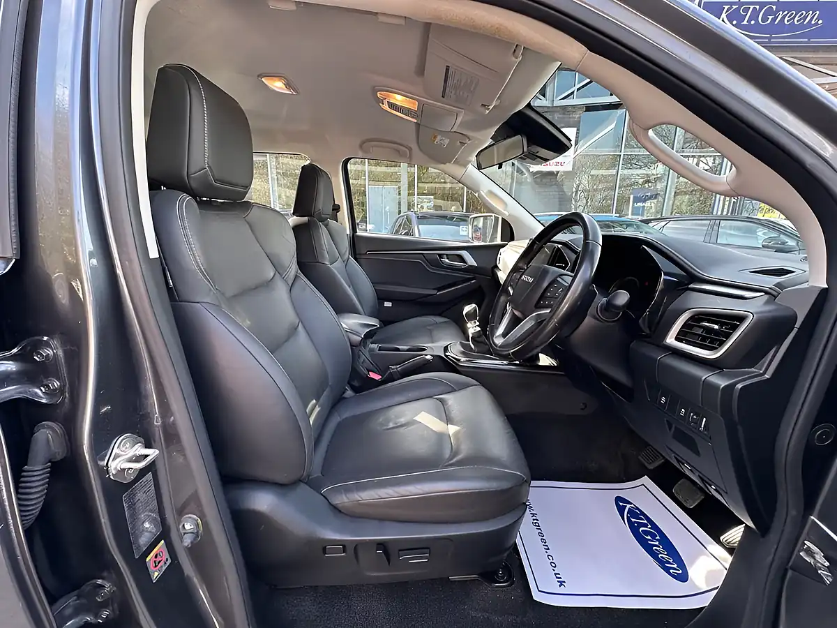 Used 2021 Isuzu D-Max DL40 Pickup Double Cab Obsidian Grey - Interior and Exterior details 7