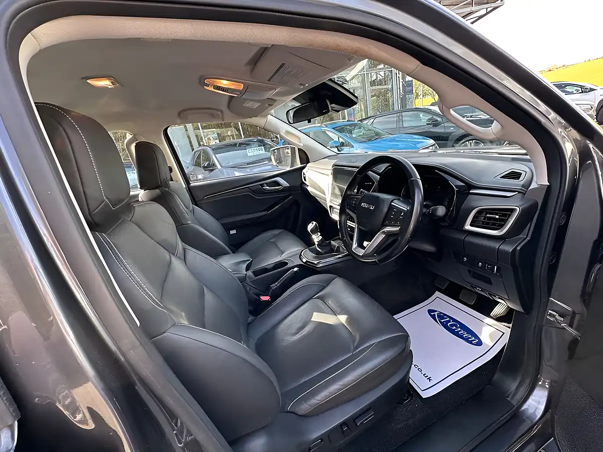 Used 2021 Isuzu D-Max DL40 Pickup Double Cab Obsidian Grey - Interior and Exterior details 8