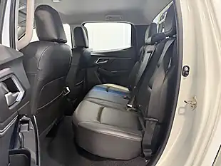 Used 2021 Isuzu D-Max DL40 White - Interior and Exterior details 12