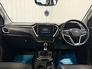Used 2021 Isuzu D-Max DL40 White - Interior and Exterior details 13