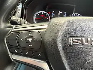 Used 2021 Isuzu D-Max DL40 White - Interior and Exterior details 17