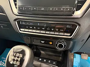 Used 2021 Isuzu D-Max DL40 White - Interior and Exterior details 18
