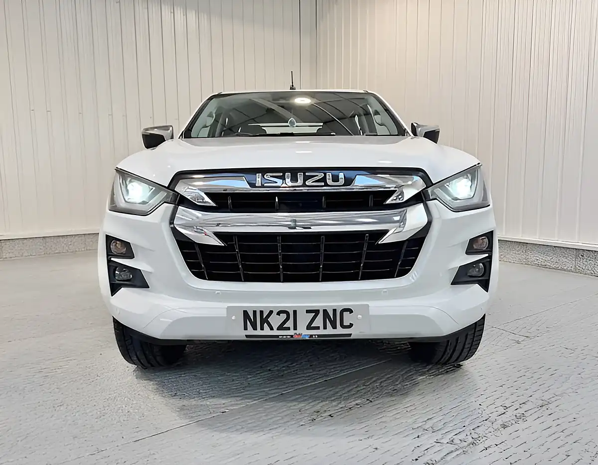 Used 2021 Isuzu D-Max DL40 White - Interior and Exterior details 2