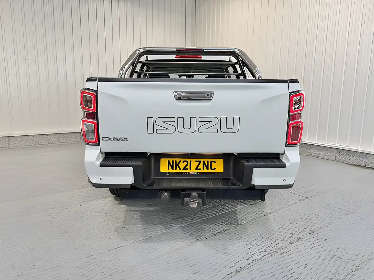 Used 2021 Isuzu D-Max DL40 White - Interior and Exterior details 6