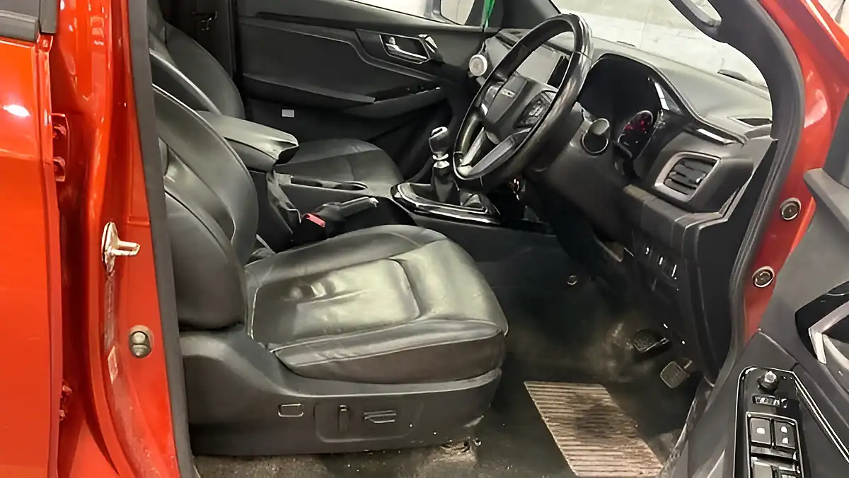 Used 2021 Isuzu D-Max V-Cross Orange - Interior and Exterior details 7