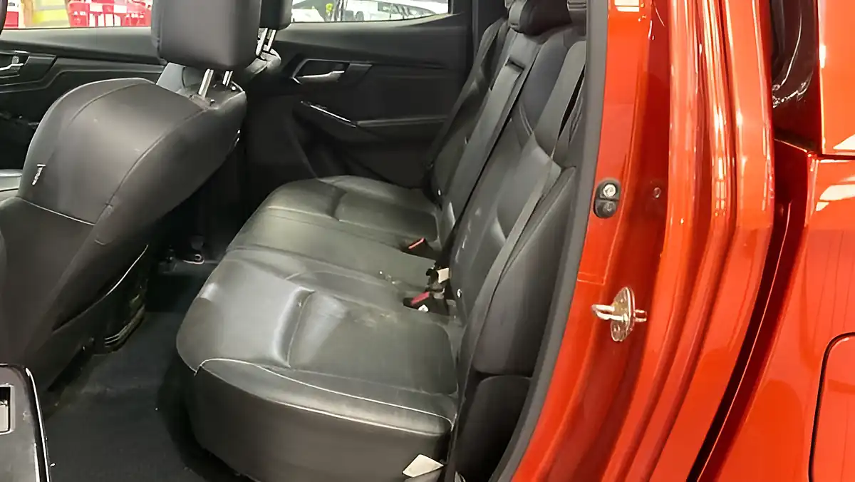 Used 2021 Isuzu D-Max V-Cross Orange - Interior and Exterior details 8
