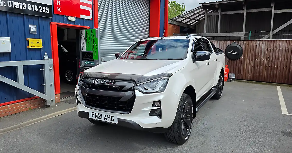 Used 2021 Isuzu D-Max V-Cross White - Front View