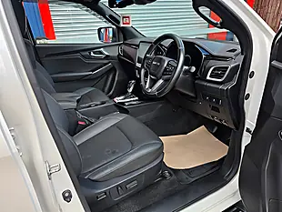 Used 2021 Isuzu D-Max V-Cross White - Interior and Exterior details 12